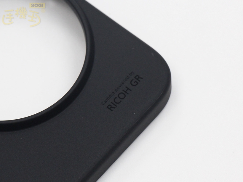 Realme GT 8 Pro 外觀介紹 - 保護套印字