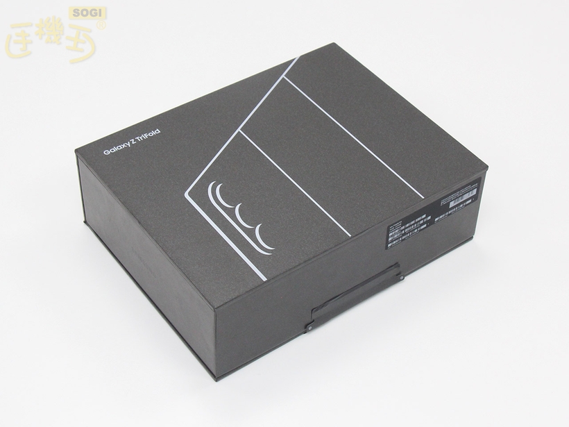 三星 Galaxy Z TriFold 外觀介紹 - 盒裝
