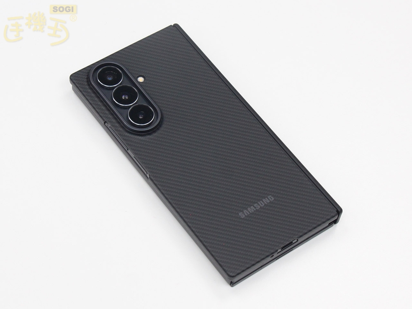 三星 Galaxy Z TriFold 外觀介紹 - 摺疊背面