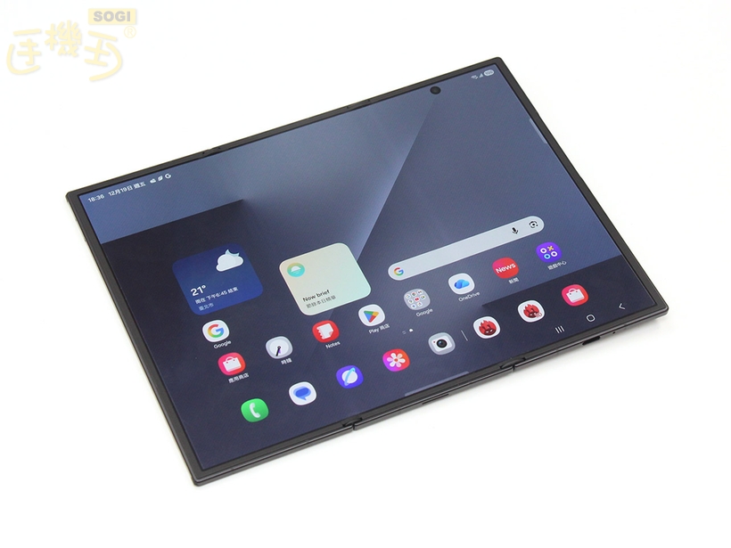 三星 Galaxy Z TriFold 外觀介紹 - 封面螢幕