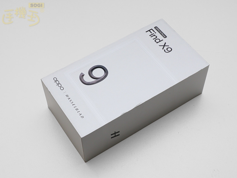 OPPO Find X9 外觀介紹 - 手機盒裝