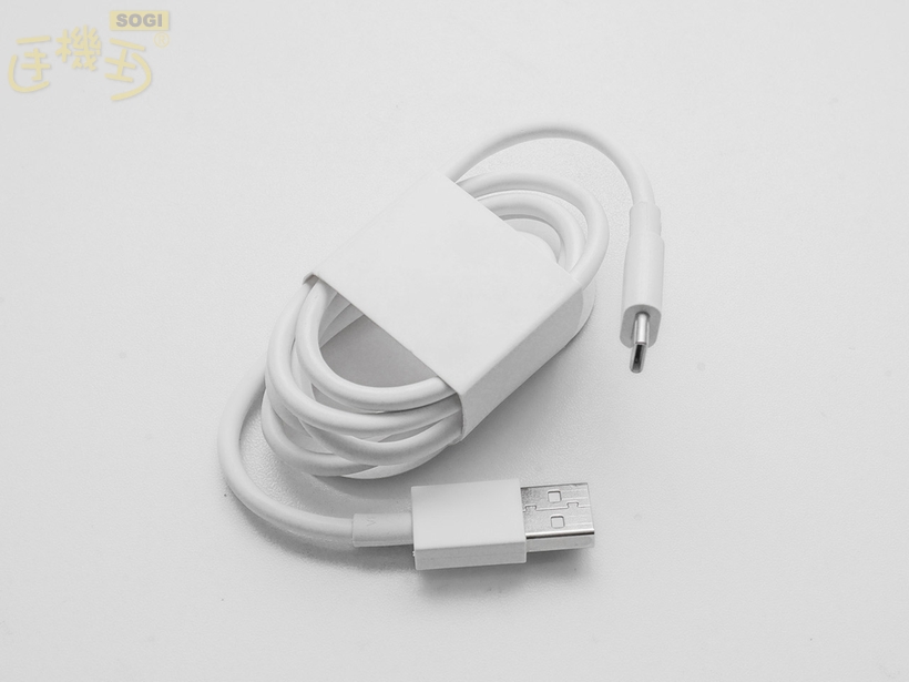 OPPO Find X9 外觀介紹 - 充電線