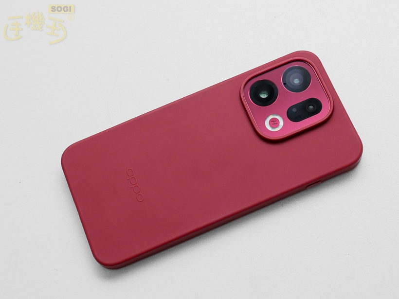 OPPO Find X9 外觀介紹 - 保護套安裝