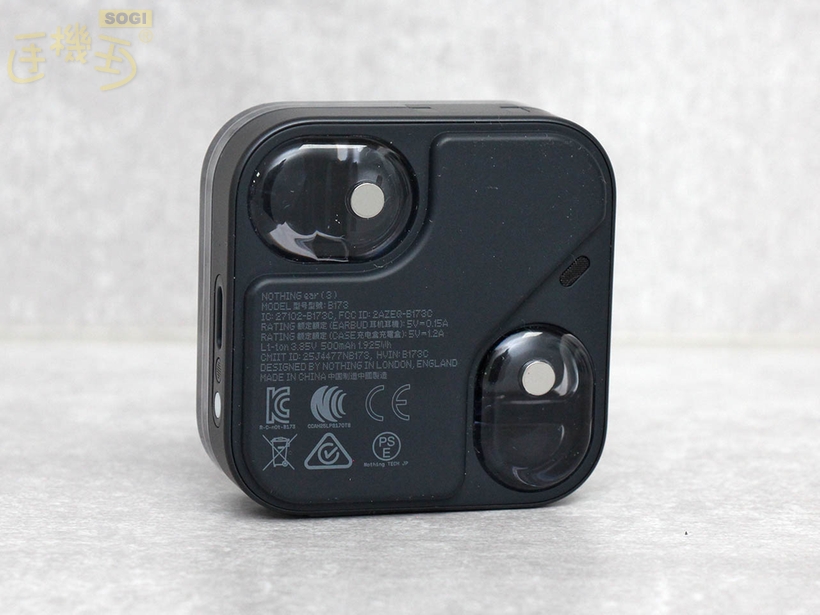 Nothing Ear (3) 開箱 - 背面