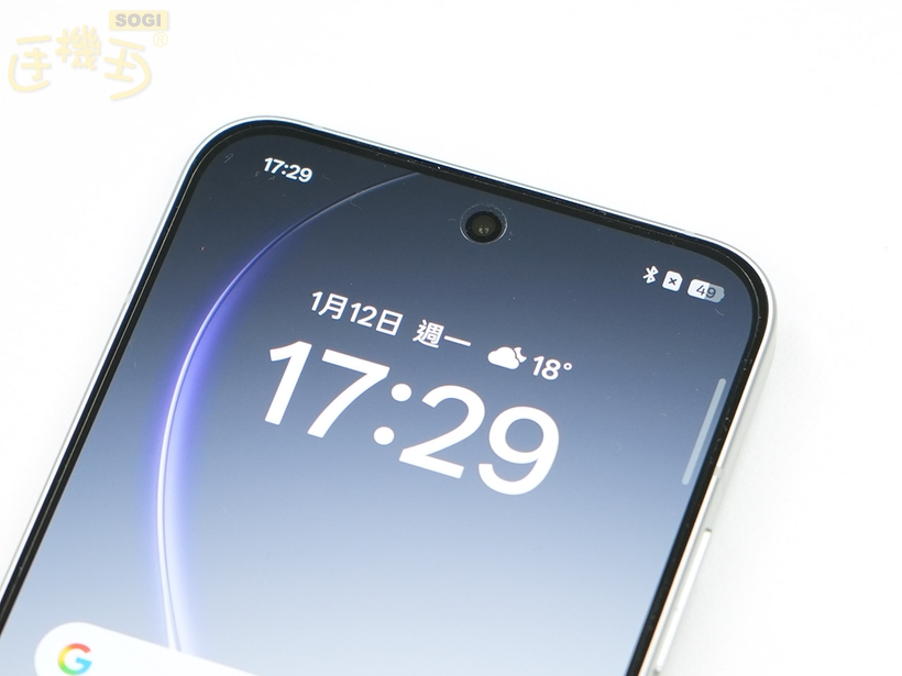 OPPO Reno15 5G 外觀介紹 - 前鏡頭