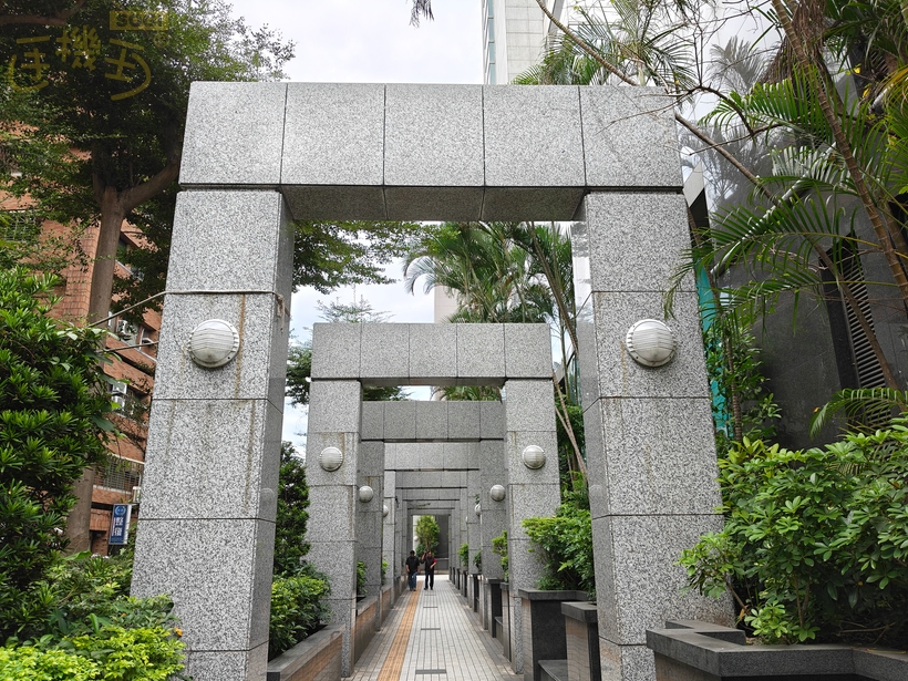 OPPO Reno15 5G 相機體驗 - 迴廊