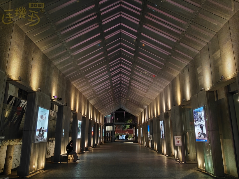 OPPO Reno15 5G 相機體驗 - 迴廊