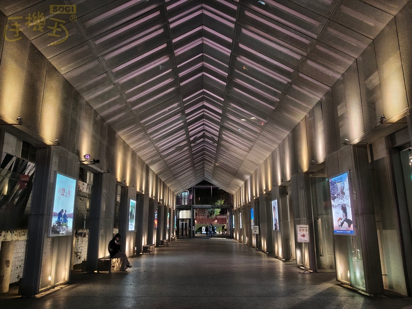 OPPO Reno15 F 攝錄體驗 - 迴廊