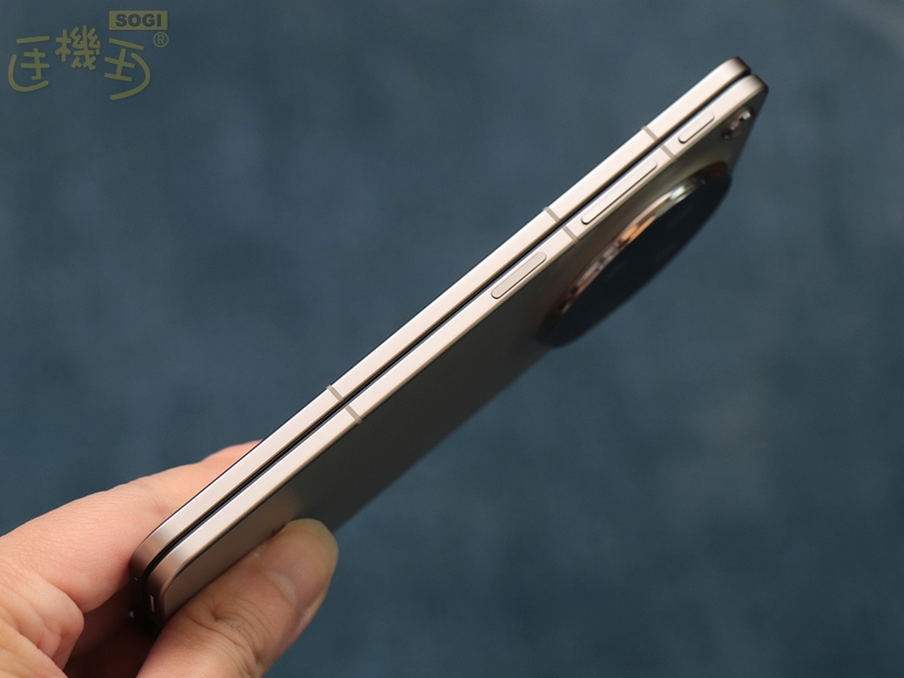 OPPO Find N6 主要規格及特色 - 摺疊-右側