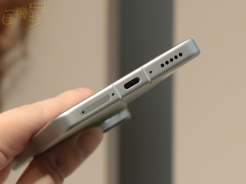 vivo X300 Ultra 實機台灣上手體驗 - 底部