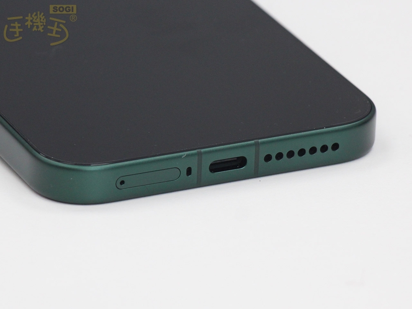 Xiaomi 17 Ultra 開箱外觀 - 底部