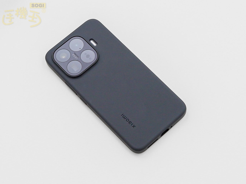 Xiaomi 17T Pro 開箱外觀 - 保護套背面