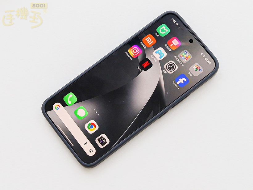 Xiaomi 17T Pro 開箱外觀 - 保護套正面
