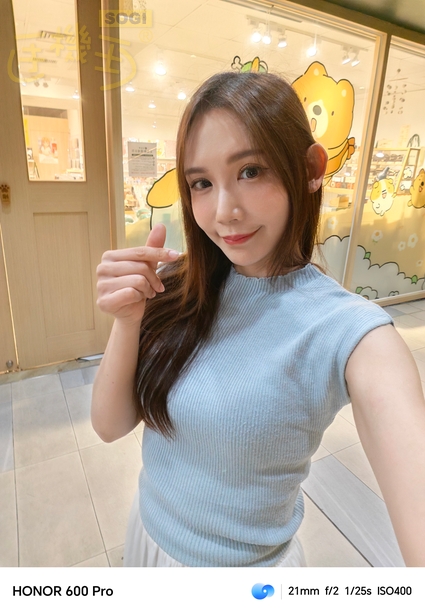 HONOR 600 Pro 相機體驗 - 0.8X 夜間自拍