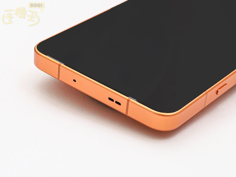 OPPO Find X9 Ultra 開箱外觀 - 頂部