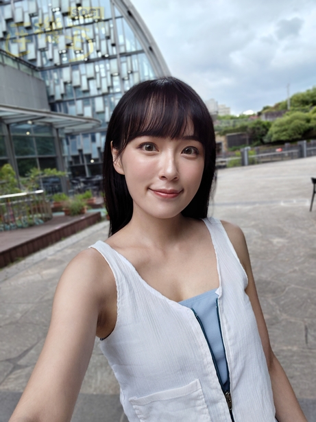 相機實測：三鏡頭與 AI 功能的拍攝體驗 - 人像效果 (低)