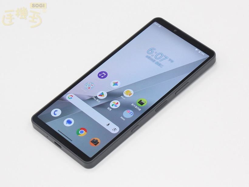 Sony Xperia 10 VIII 外觀介紹 - 右側