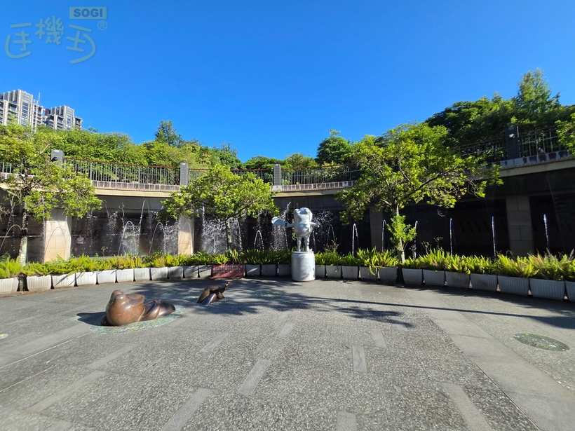 相機實測：體驗有一定水準，但離前段班有距離 - 超廣角