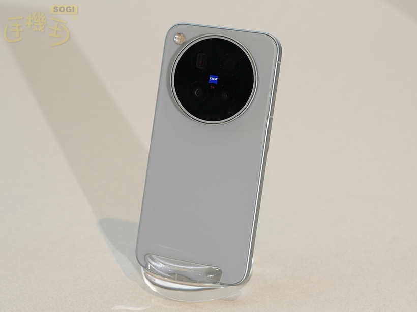 vivo X500 Pro 與 X500 Pro Max 實機顏色看起來如何？與官圖差異多大？ - X500 Pro 實機展示