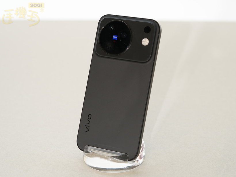 標準版 vivo X500 實機顏色看起來如何？與官圖差異多大？ - X500 實機展示